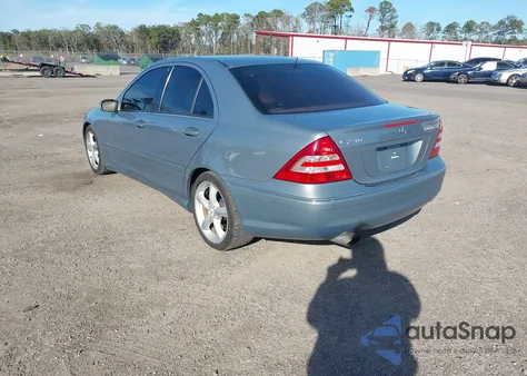 2005 Mercedes-Benz C 230 Kompressor Sport z USA, uszkodzony, nr VIN WDBRF40J95F703184